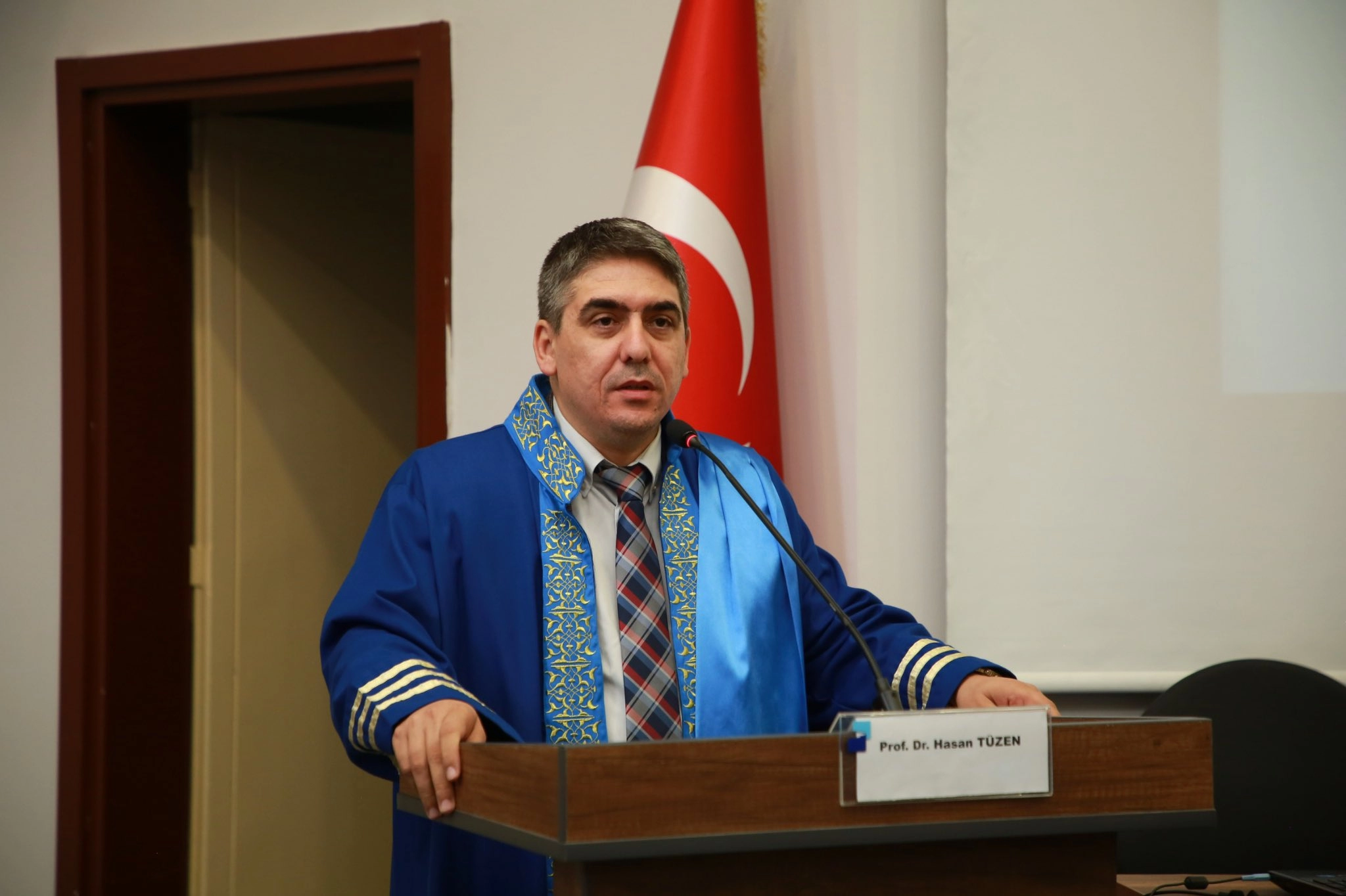 Prof. Dr. Durmuş Akalın 